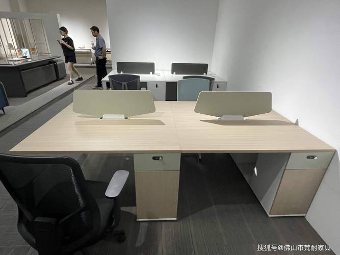 2026年佛山办公家具源头实力工厂推荐 20万㎡写字楼整装老板桌、主管桌及办公用品采购指南